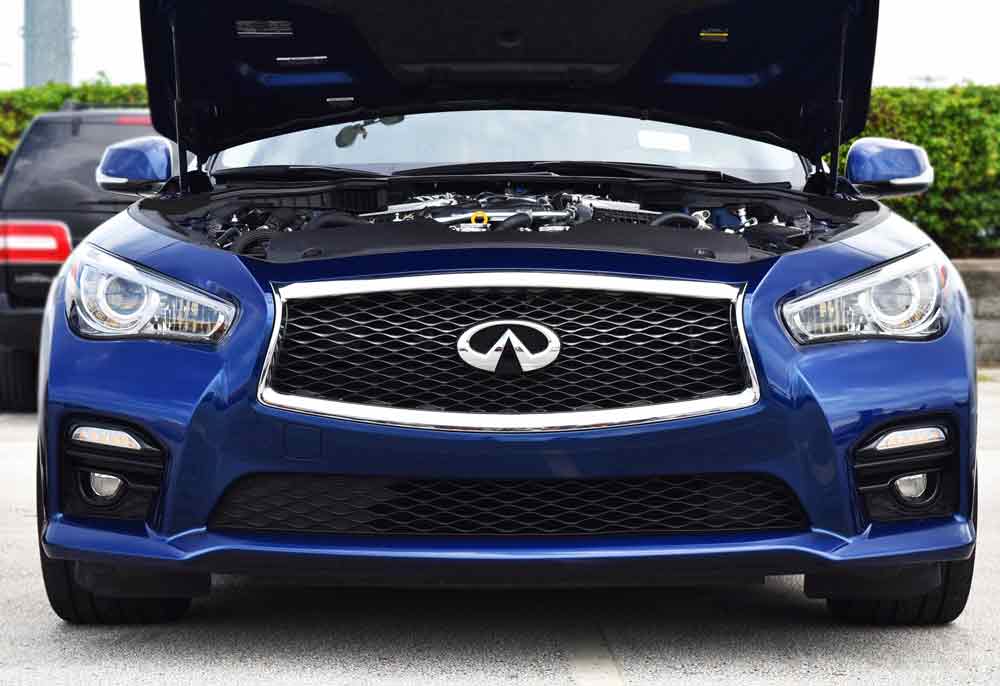 Infiniti Certified Collision Repair - Front of Blue Infiniti With Hood Open